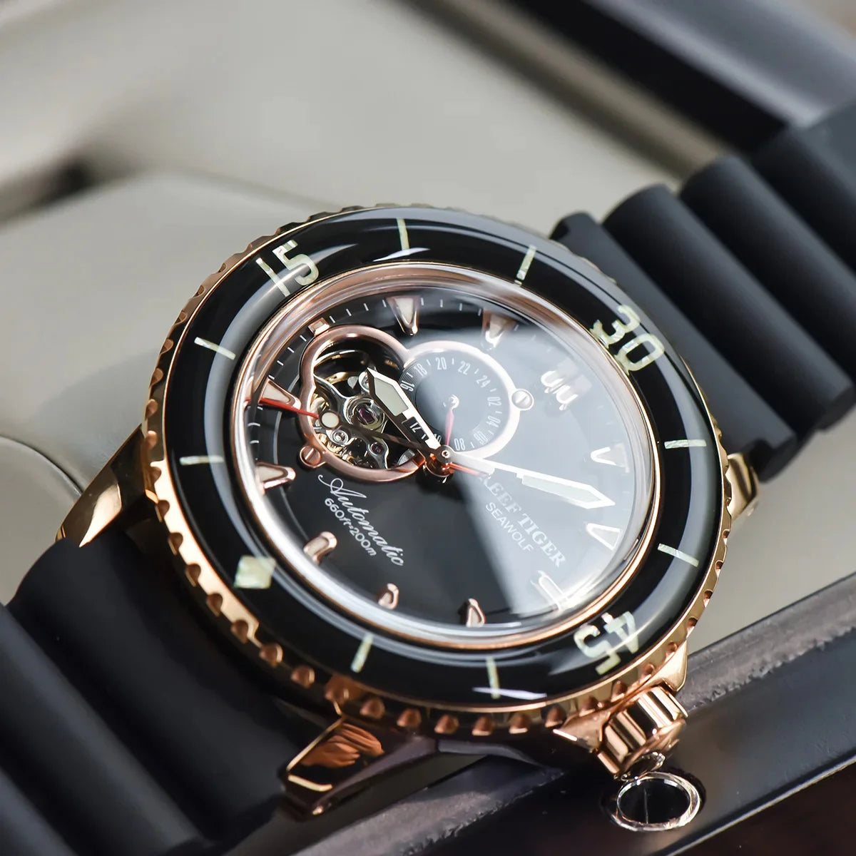 Montre de luxe Reef Tiger pour homme