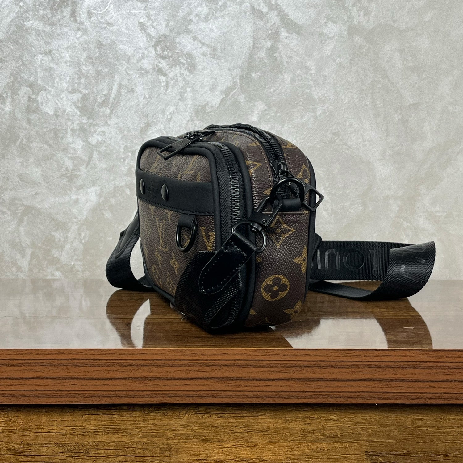 LV Crossbody Sacoche – Monogram Bleu Nuit