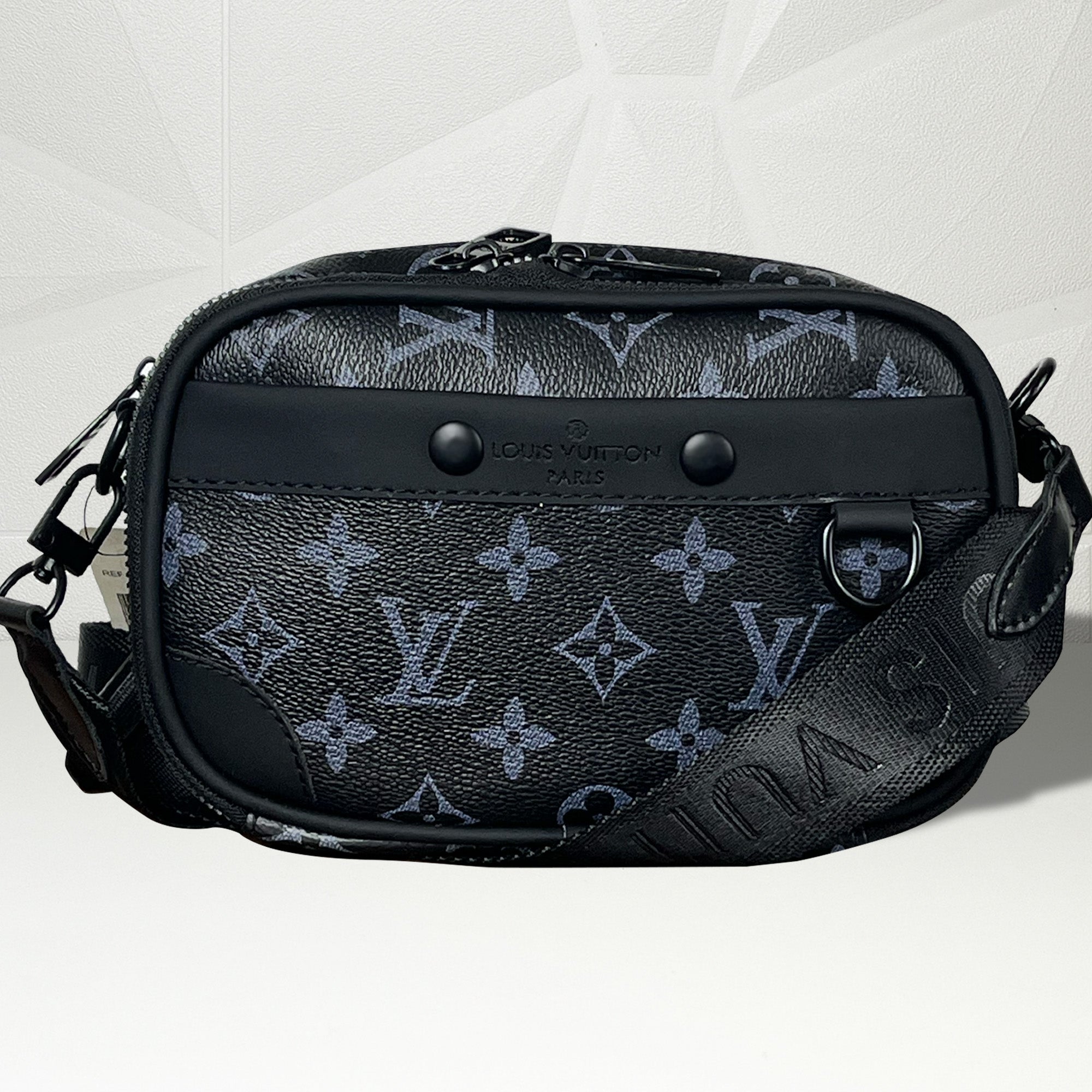 LV Crossbody Sacoche – Élégance et Style