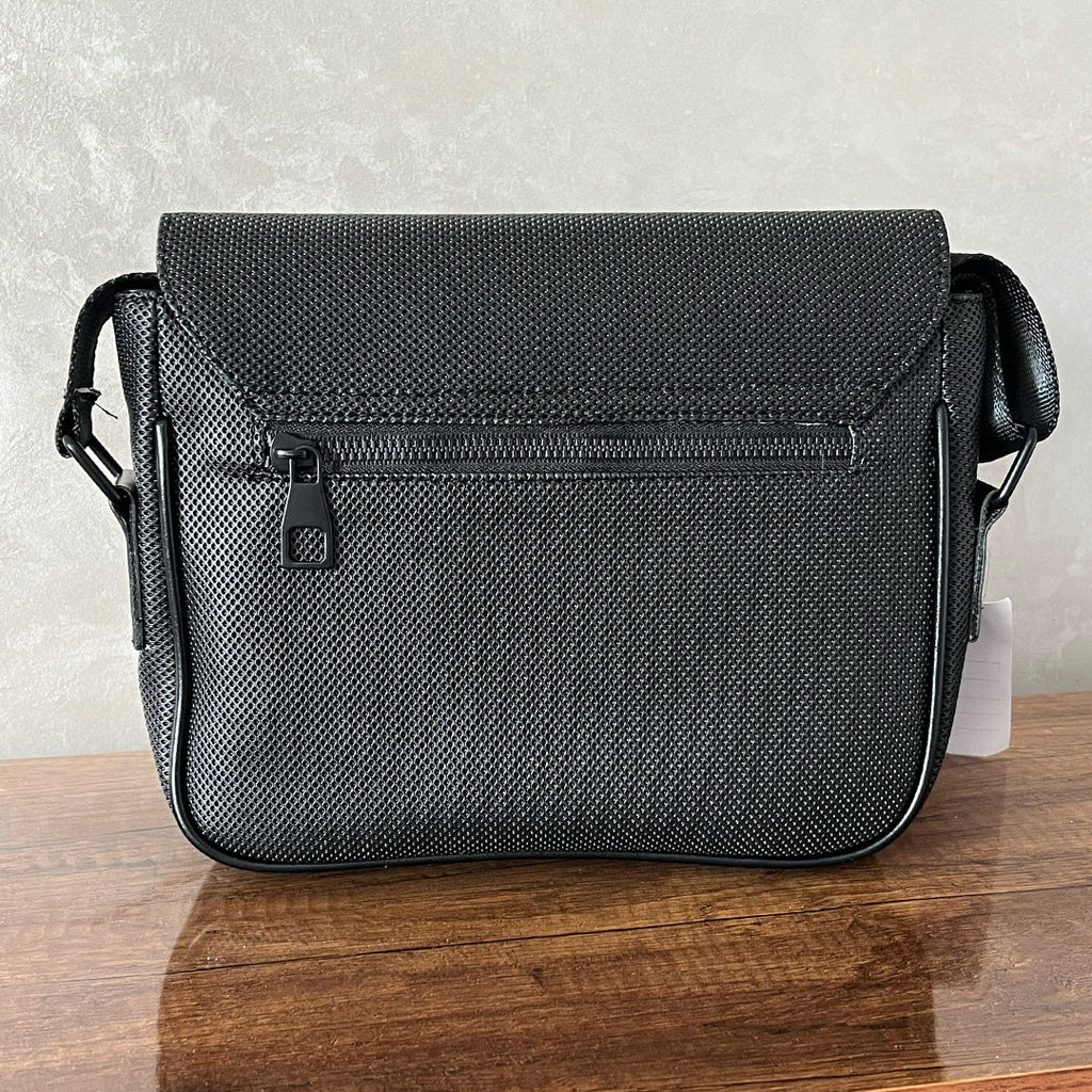 Sacs de Luxe L A C O S T E pour Homme – Élégance et Style