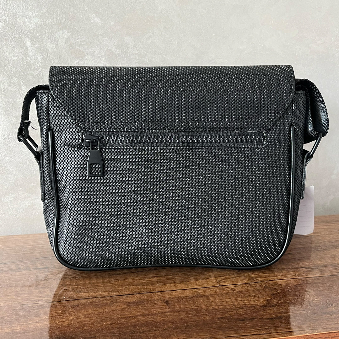 Sacs de Luxe L A C O S T E pour Homme – Élégance et Style