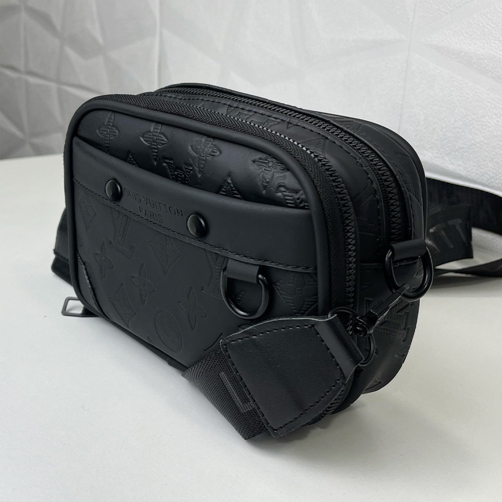 LV Crossbody Sacoche – Monogram Noir